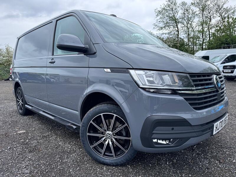 VOLKSWAGEN TRANSPORTER 2.0 TDI 150 Highline. Pure Grey. Tailgate.  2020