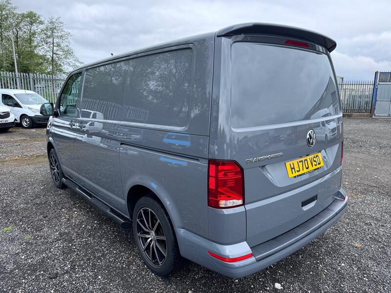 VOLKSWAGEN TRANSPORTER 2.0 TDI 150 Highline. Pure Grey. Tailgate.  2020