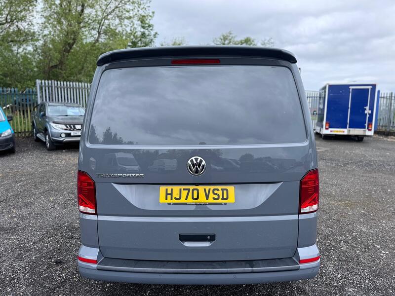 VOLKSWAGEN TRANSPORTER 2.0 TDI 150 Highline. Pure Grey. Tailgate.  2020