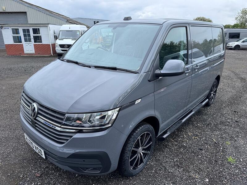 VOLKSWAGEN TRANSPORTER 2.0 TDI 150 Highline. Pure Grey. Tailgate.  2020