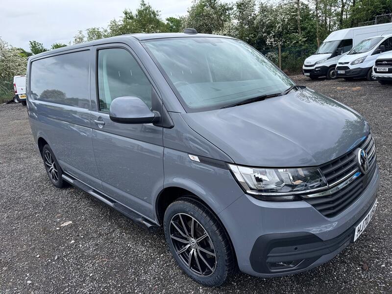 VOLKSWAGEN TRANSPORTER 2.0 TDI 150 Highline. Pure Grey. Tailgate.  2020