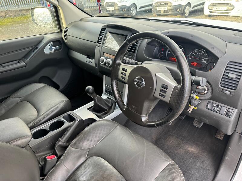 NISSAN NAVARA Tekna Double Cab Pickup. Leather. AC. Cruise. NO VAT. 2014