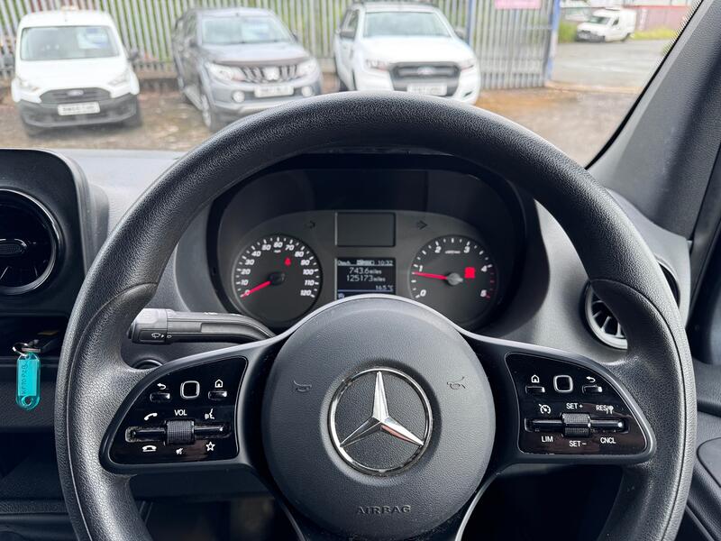 MERCEDES-BENZ SPRINTER 2.1 314 CDI Premium MWB. Metallic Grey. AC. Appleplay. MBSH.  2020