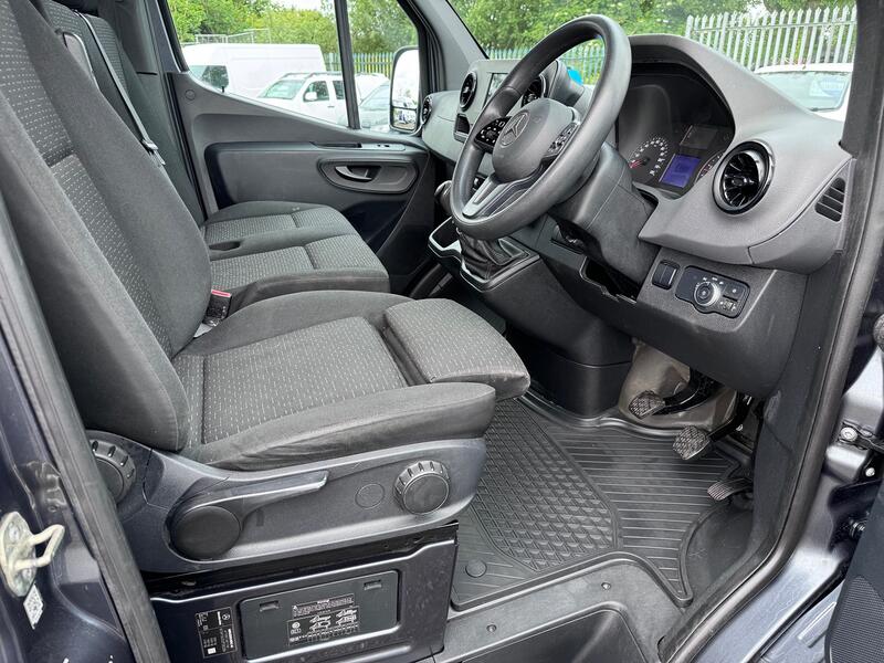 MERCEDES-BENZ SPRINTER 2.1 314 CDI Premium MWB. Metallic Grey. AC. Appleplay. MBSH.  2020