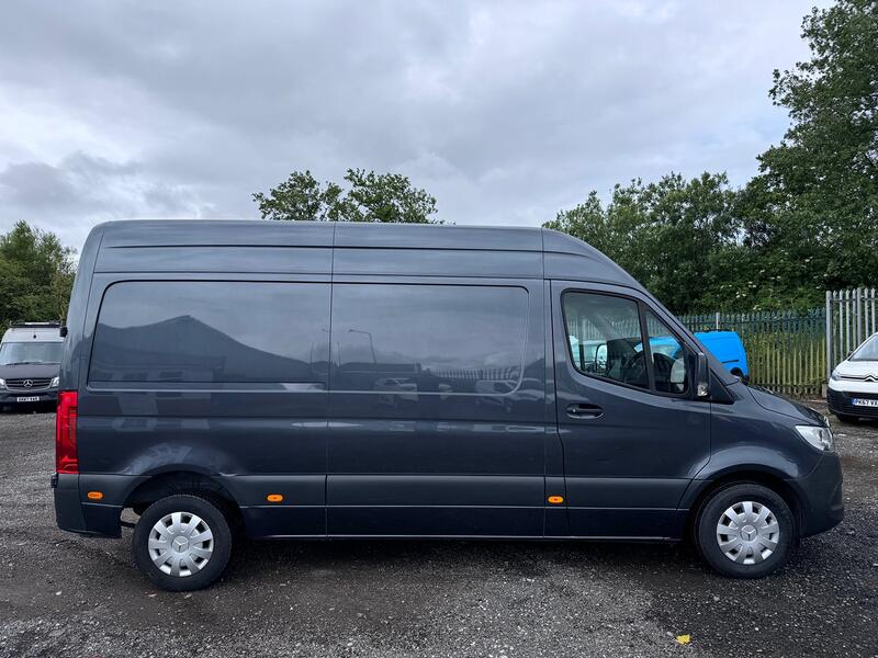 MERCEDES-BENZ SPRINTER 2.1 314 CDI Premium MWB. Metallic Grey. AC. Appleplay. MBSH.  2020