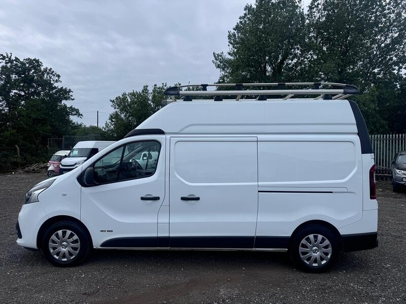 NISSAN NV300 1.6 dCi Acenta LWB High Roof Van. AC. Reverse Cam. FSH.  New engine 2021 (Nissan supplied and fitted 2017