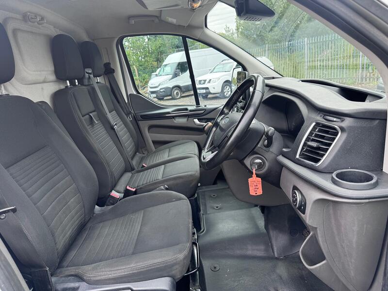 FORD TRANSIT CUSTOM 2.0 300 EcoBlue Limited. AC. Appleplay. Heated Seats. 2020