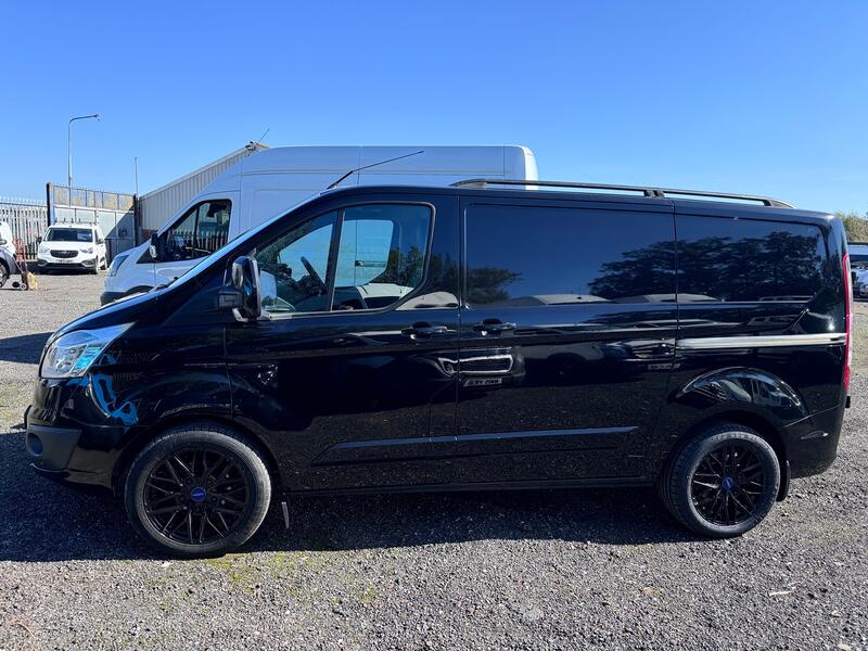 FORD TRANSIT CUSTOM 2.2 TDCi 290 Limited. 18