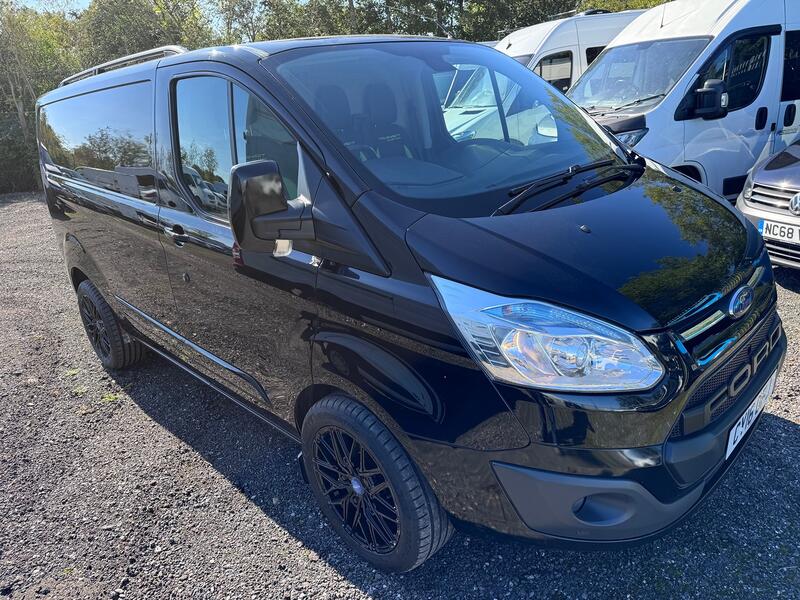 FORD TRANSIT CUSTOM 2.2 TDCi 290 Limited. 18