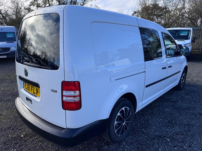 VOLKSWAGEN CADDY MAXI 2.0 TDi C20 Maxi Kombi Crew Van. 5 Seats. AC. Tailgate. 2011