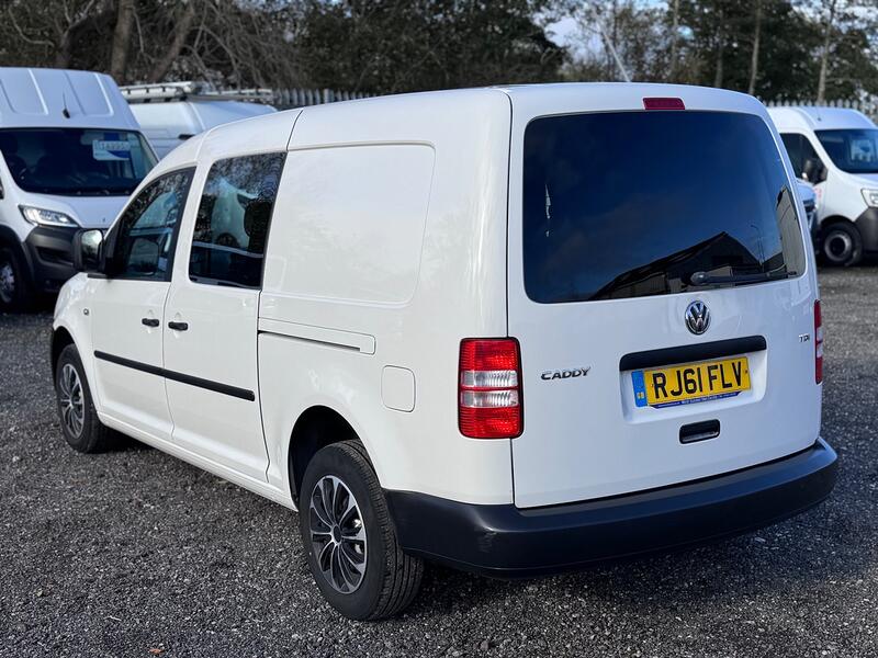 VOLKSWAGEN CADDY MAXI 2.0 TDi C20 Maxi Kombi Crew Van. 5 Seats. AC. Tailgate. 2011