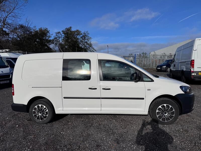 VOLKSWAGEN CADDY MAXI 2.0 TDi C20 Maxi Kombi Crew Van. 5 Seats. AC. Tailgate. 2011