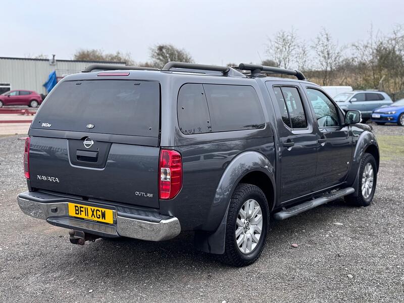 NISSAN NAVARA 3.0 dCi V6 Outlaw Auto. Leather. NAV. Bose. Rear Cam. Heated Seats. 2011