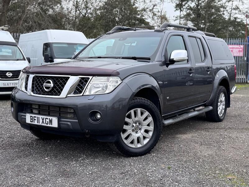 NISSAN NAVARA 3.0 dCi V6 Outlaw Auto. Leather. NAV. Bose. Rear Cam. Heated Seats. 2011