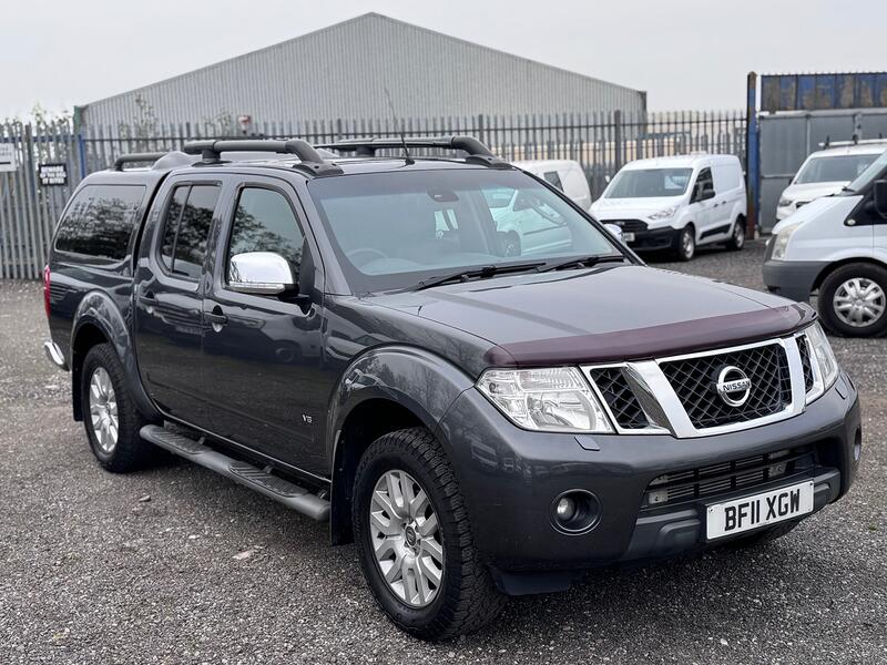 NISSAN NAVARA 3.0 dCi V6 Outlaw Auto. Leather. NAV. Bose. Rear Cam. Heated Seats. 2011