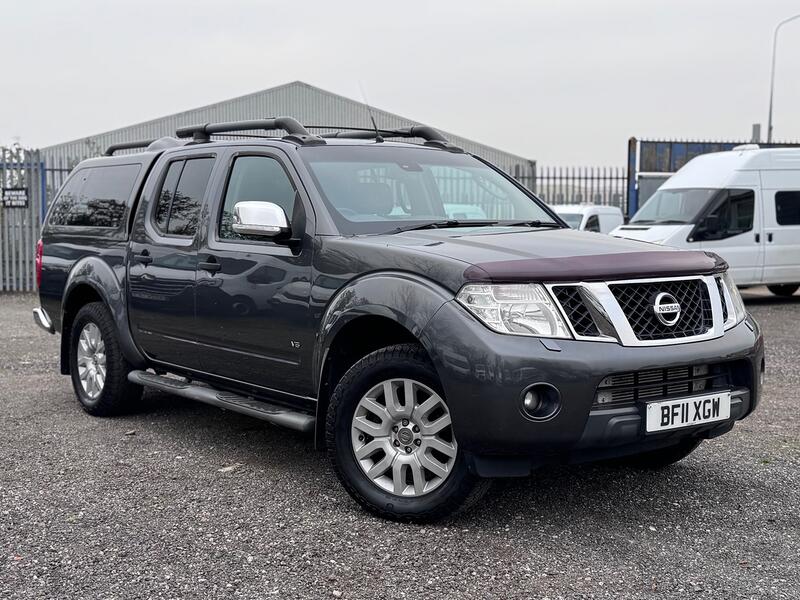 NISSAN NAVARA 3.0 dCi V6 Outlaw Auto. Leather. NAV. Bose. Rear Cam. Heated Seats. 2011