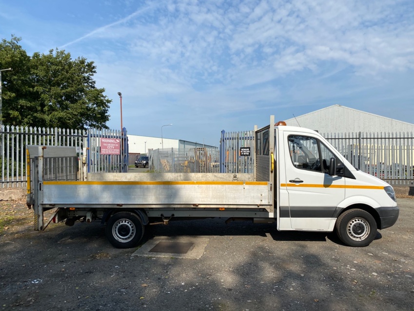 MERCEDES-BENZ SPRINTER 313 CDI 14ft Dropside + Tail-lift. 2013