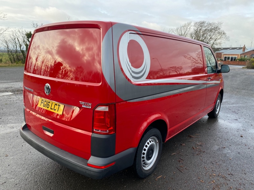 VOLKSWAGEN TRANSPORTER T28 TDI STARTLINE BLUEMOTION LWB + TAILGATE. 27855  MILES 2016