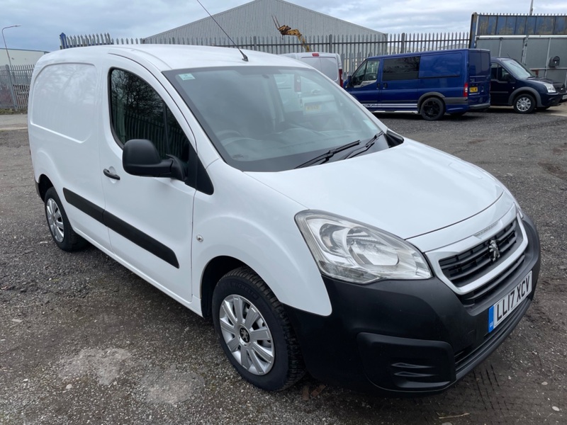 PEUGEOT PARTNER BLUE HDI S L1 850 FSH. Diesel Van. 100BHP 2017