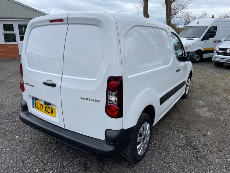 PEUGEOT PARTNER BLUE HDI S L1 850 FSH. Diesel Van. 100BHP 2017