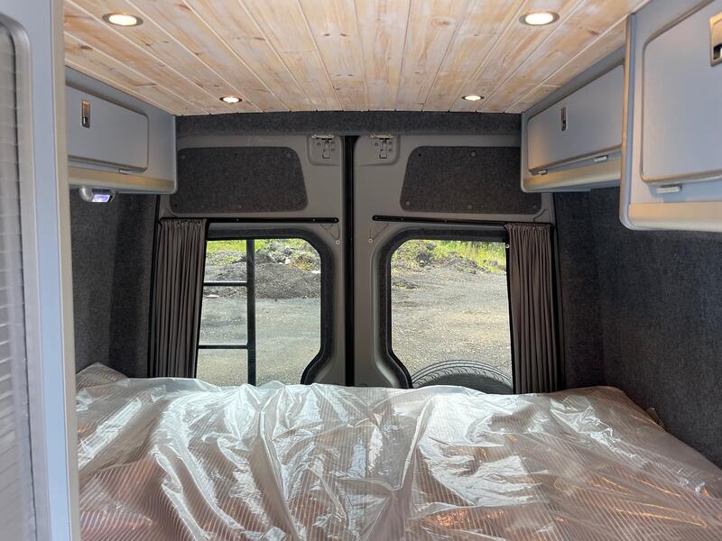 MERCEDES-BENZ SPRINTER 313 CDI Off Grid Campervan. Solar. New build. Mint. 2013